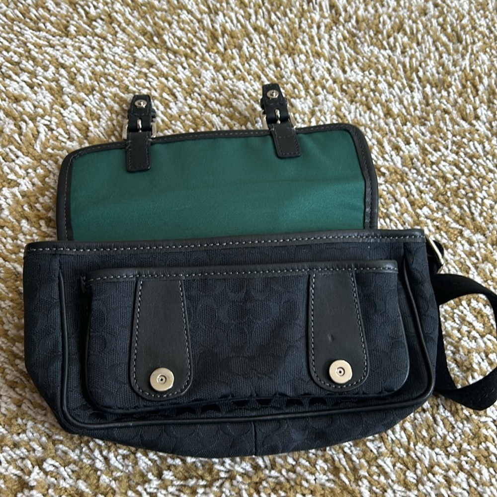 Coach - Picture 3 of 4